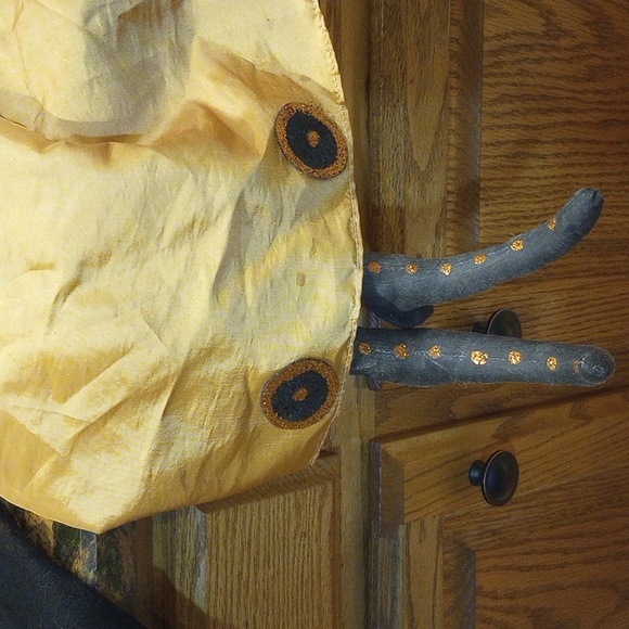 Halloween Witch Of Elegance - Picture 5 of 10